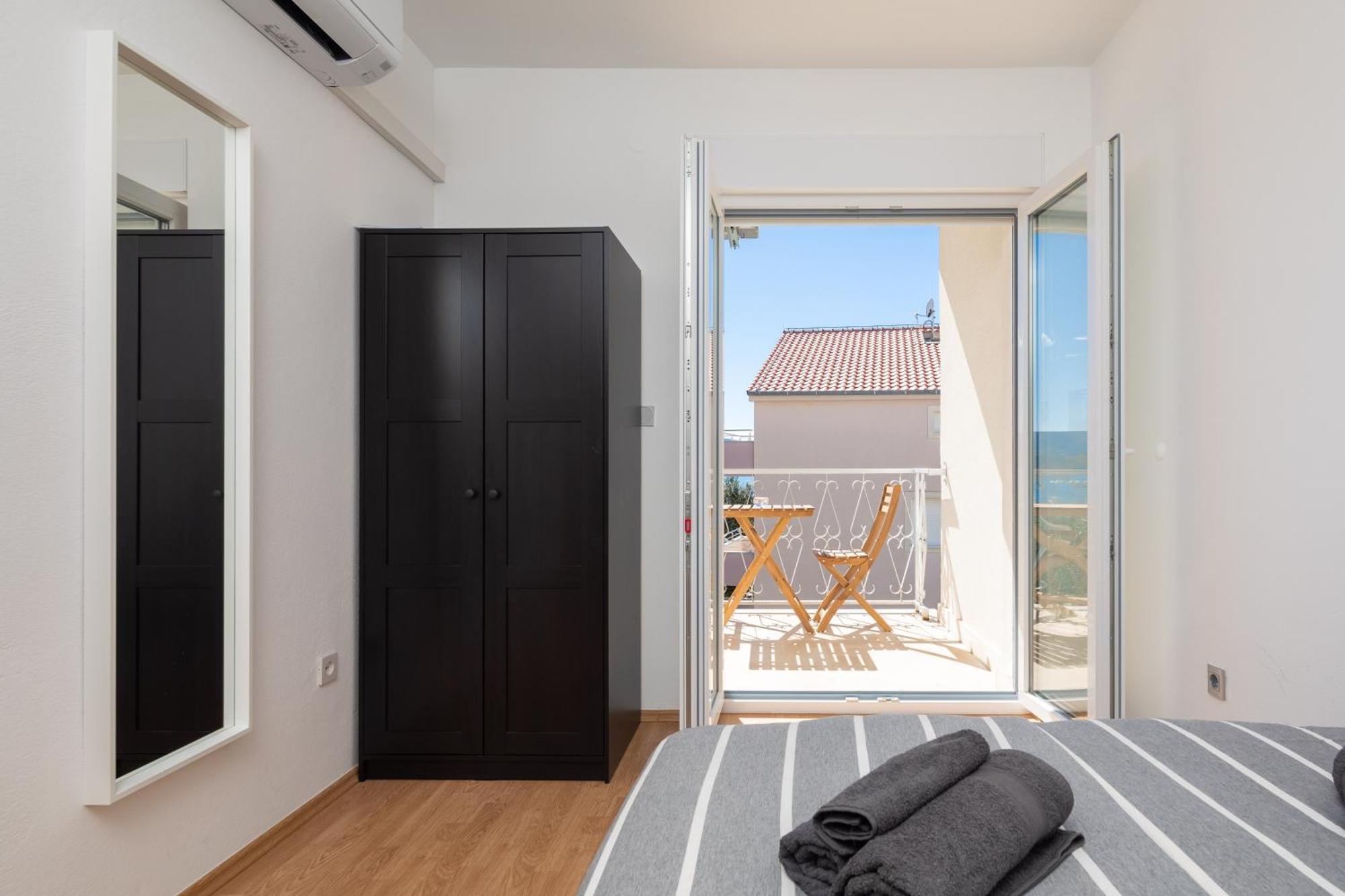 Sunshine Suites 오미스 외부 사진