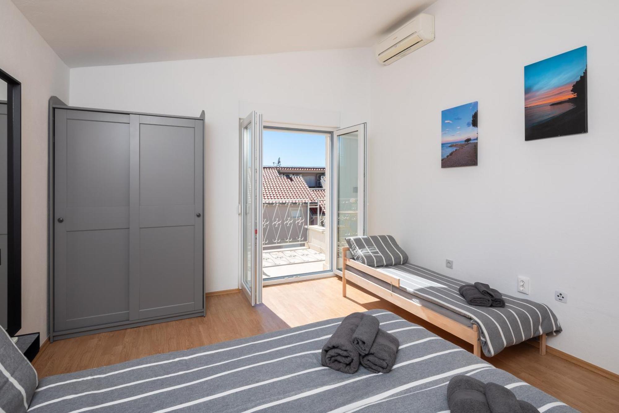 Sunshine Suites 오미스 외부 사진