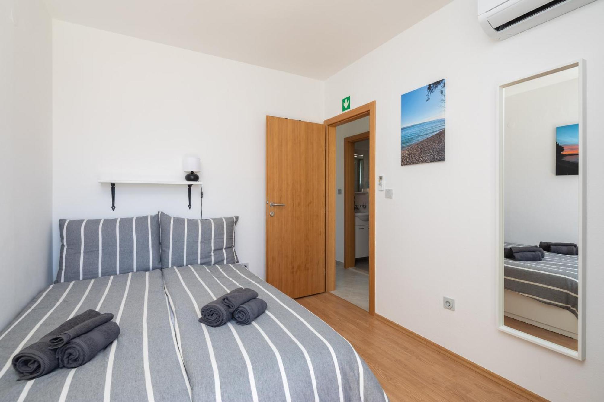 Sunshine Suites 오미스 외부 사진
