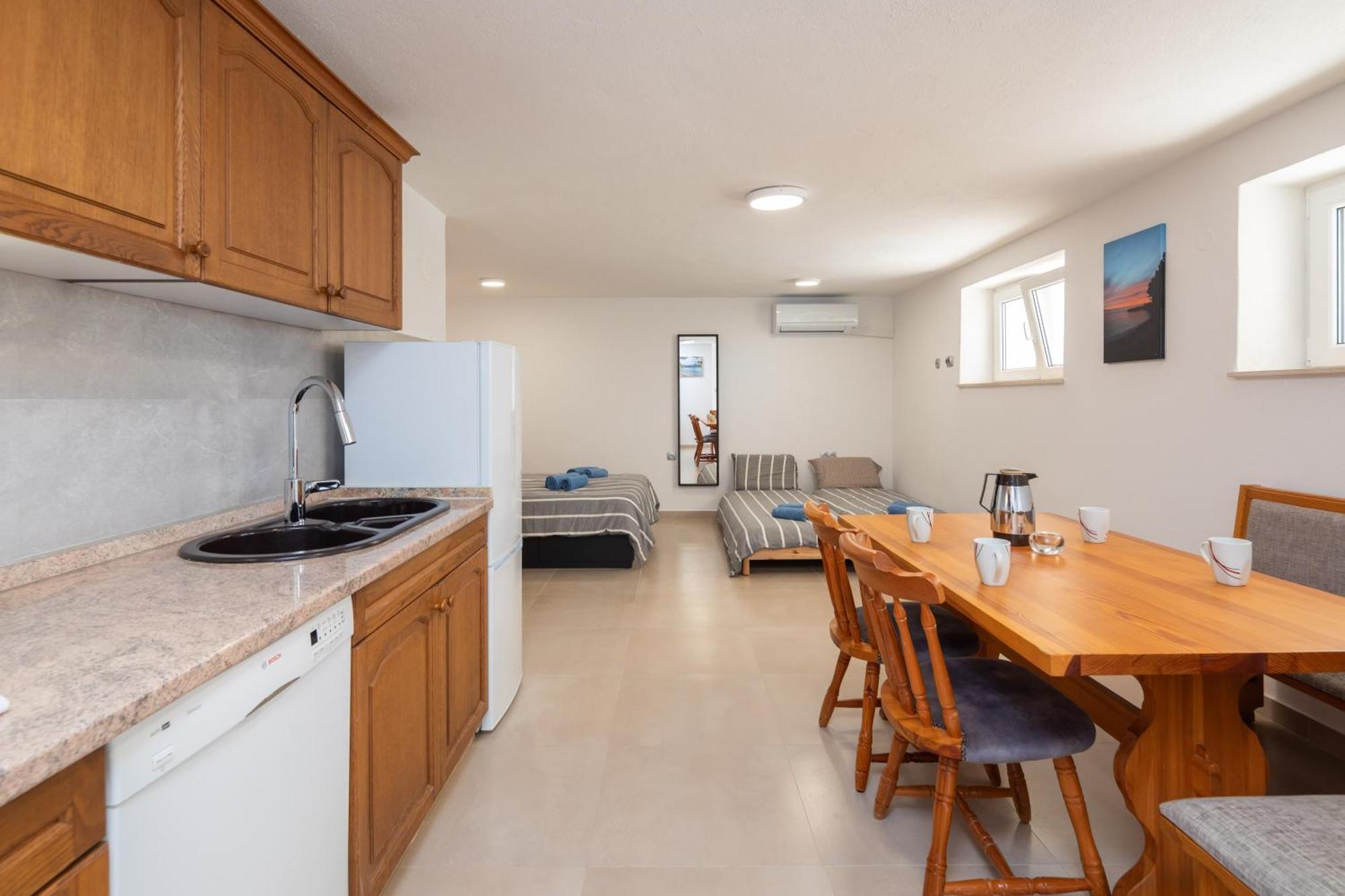 Sunshine Suites 오미스 외부 사진