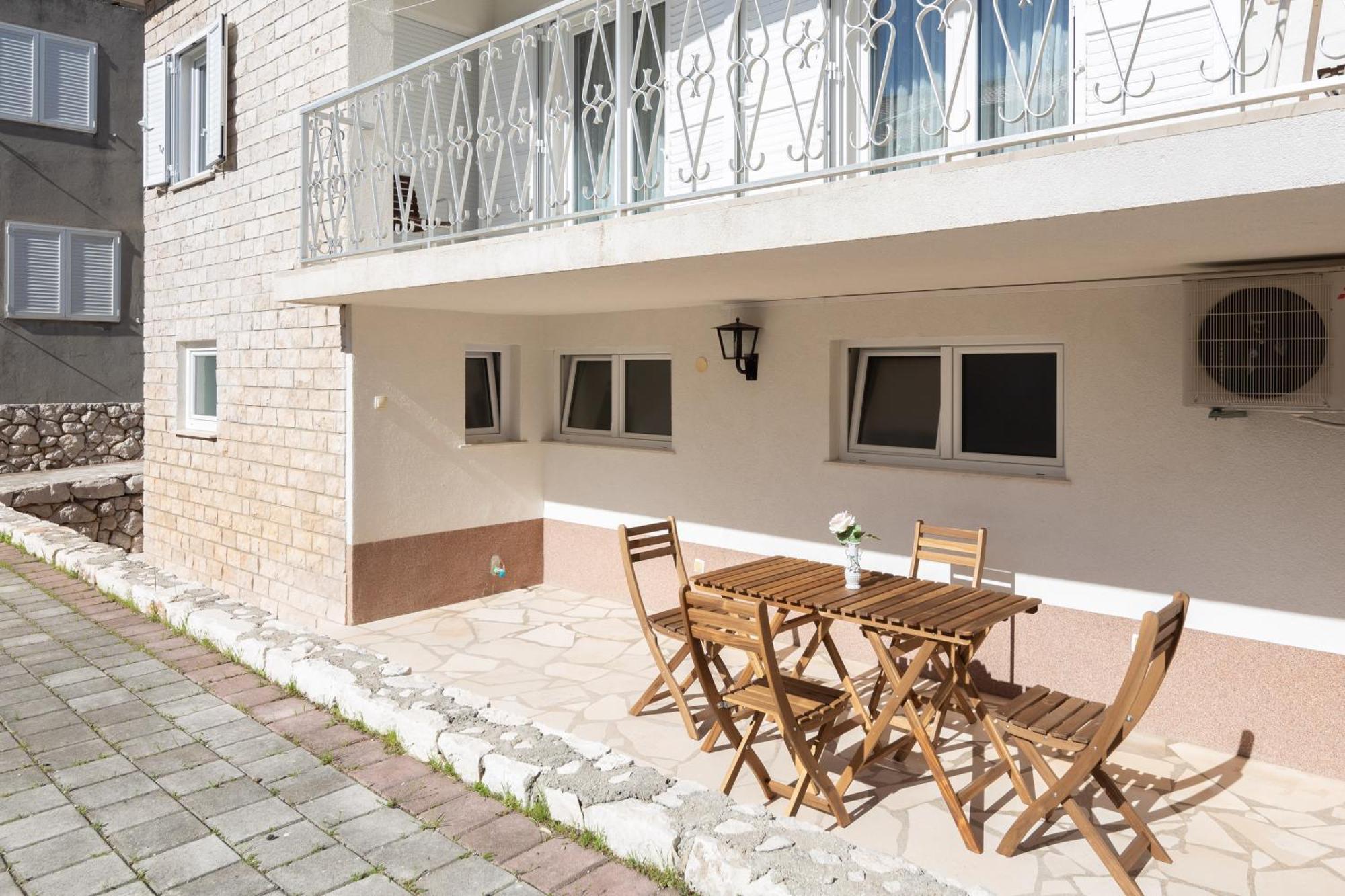 Sunshine Suites 오미스 외부 사진